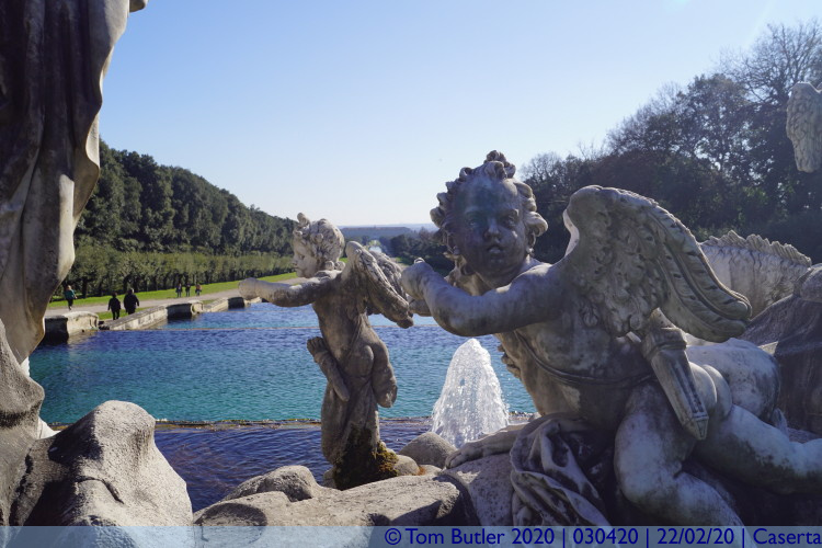 Photo ID: 030420, Behind a fountain, Caserta, Italy