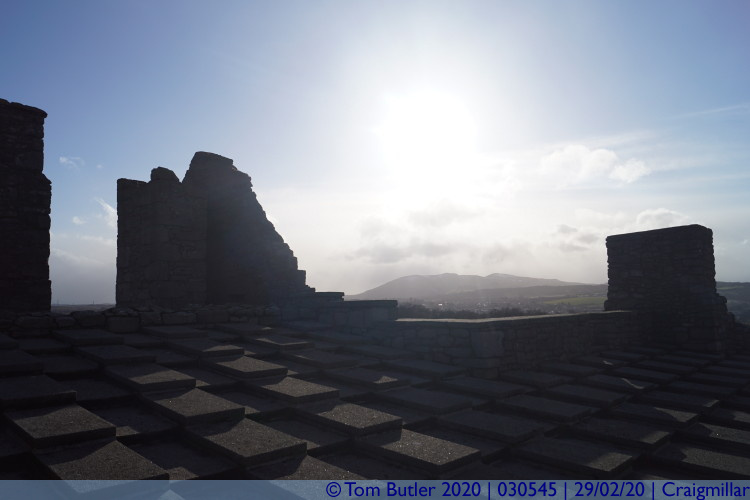 Photo ID: 030545, Roof, sun and hills, Craigmillar, Scotland
