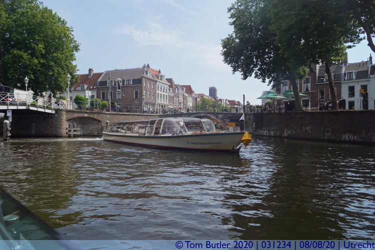 Photo ID: 031234, Passing traffic, Utrecht, Netherlands