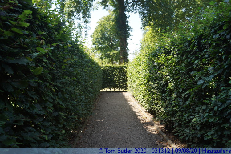 Photo ID: 031312, Entering the maze, Haarzuilens, Netherlands
