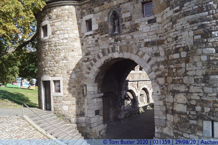Photo ID: 031359, Gate entrance, Aachen, Germany