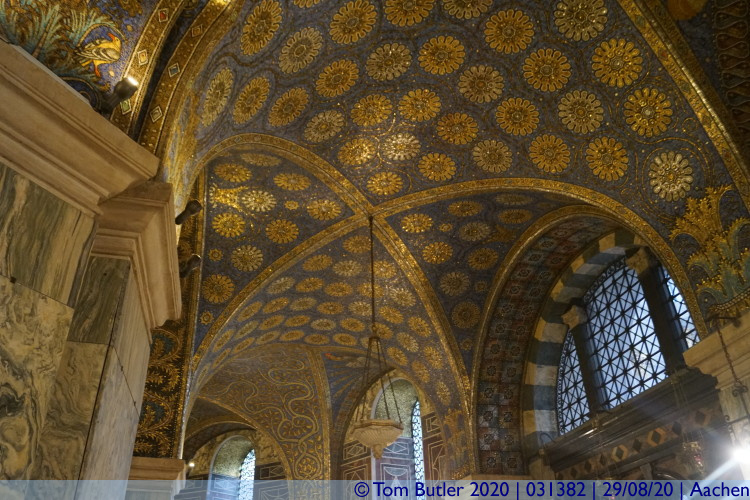 Photo ID: 031382, Golden mosaics, Aachen, Germany