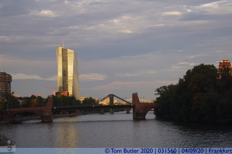 Photo ID: 031560, Sunset glinting off the ECB, Frankfurt am Main, Germany