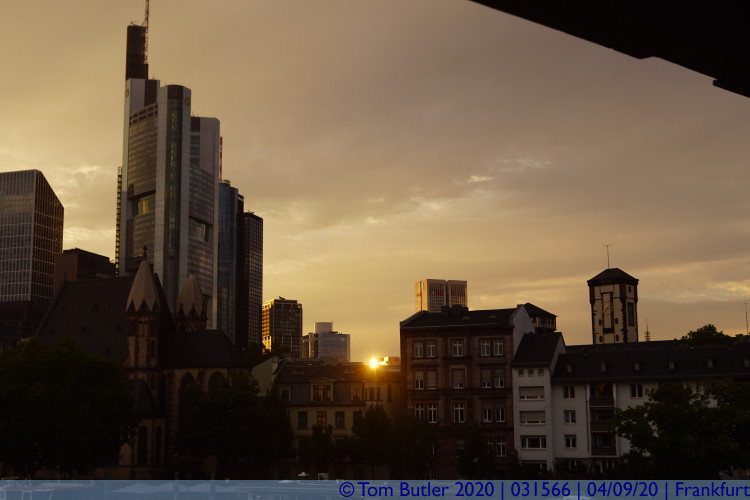 Photo ID: 031566, Sun sets behind Frankfurt, Frankfurt am Main, Germany