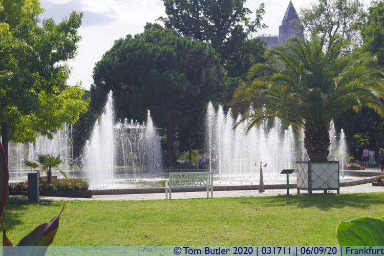 Photo ID: 031711, Fountains, Frankfurt am Main, Germany