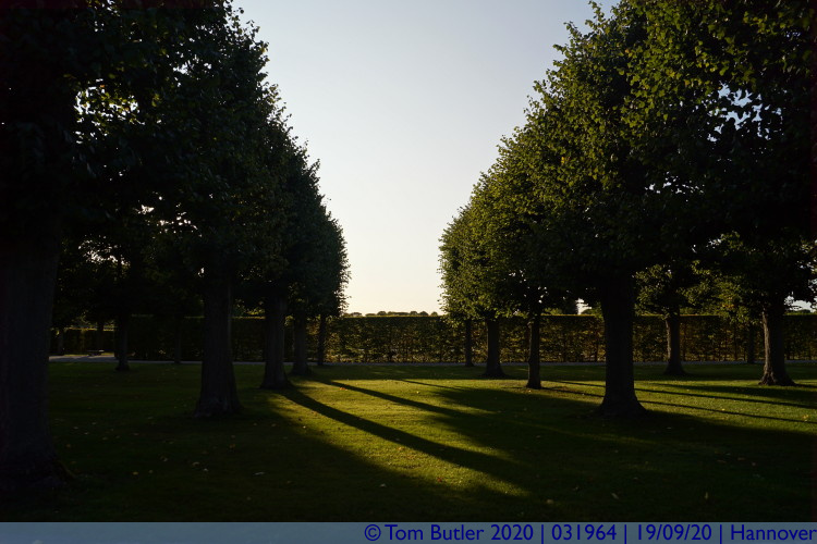 Photo ID: 031964, Gardens at sunset, Hannover, Germany