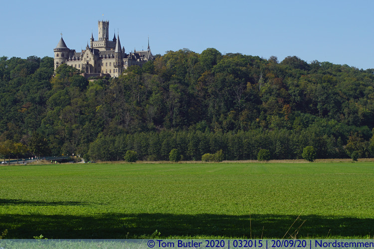 Photo ID: 032015, Schlo Marienburg on its hill, Nordstemmen, Germany
