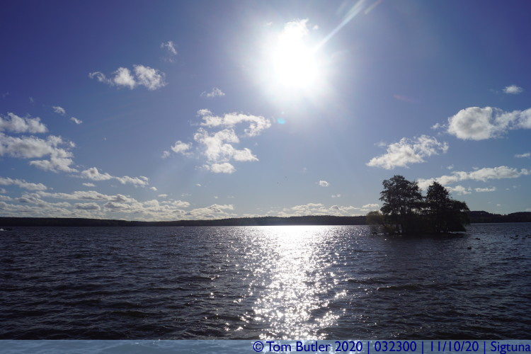 Photo ID: 032300, Lake in the lunchtime sun, Sigtuna, Sweden