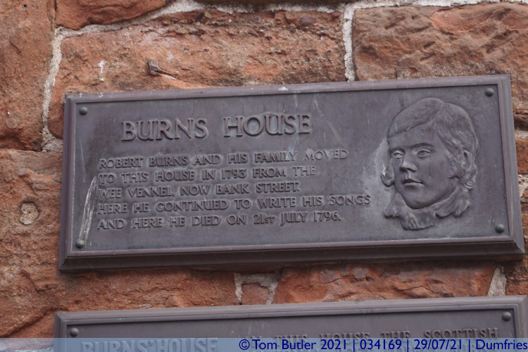 Photo ID: 034169, Plaque on the Burns House, Dumfries, Scotland