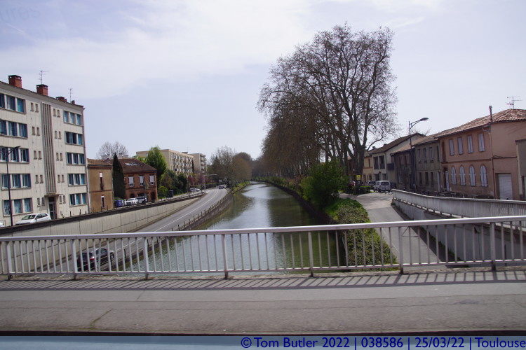 Photo ID: 038586, Crossing the Canal du Midi, Toulouse, France