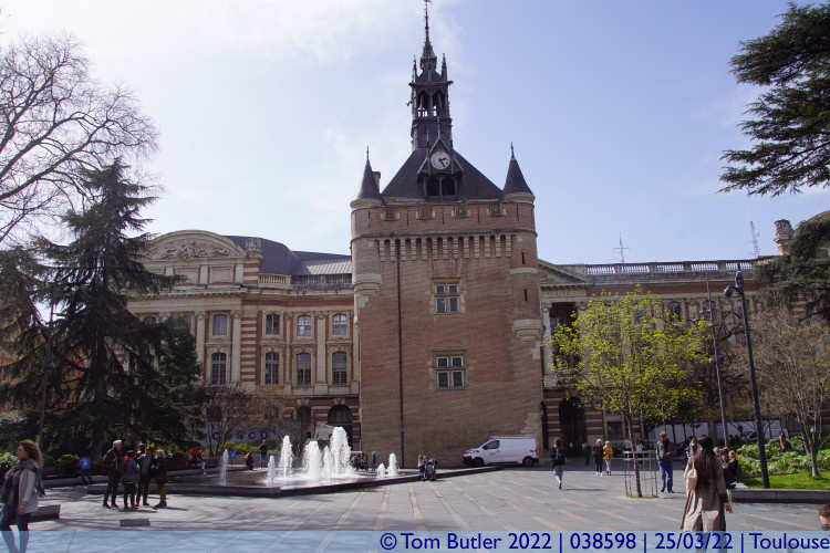 Photo ID: 038598, Tourism office and rear of the Capitole, Toulouse, France