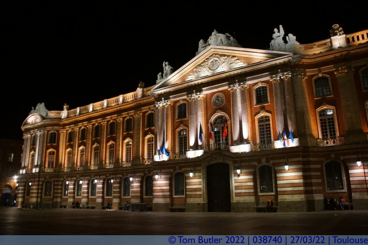 Photo ID: 038740, Night in the Capitole, Toulouse, France