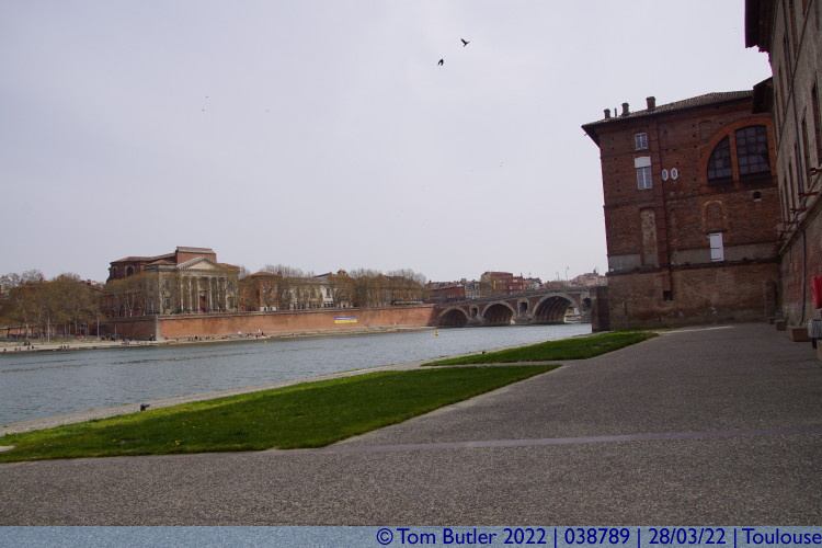Photo ID: 038789, Notre Dame and Pont Neuf, Toulouse, France