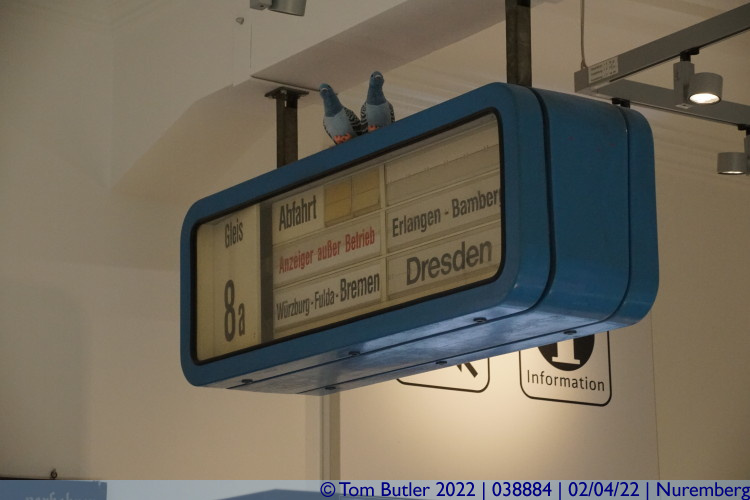 Photo ID: 038884, Complete with pigeons, Nuremberg, Germany