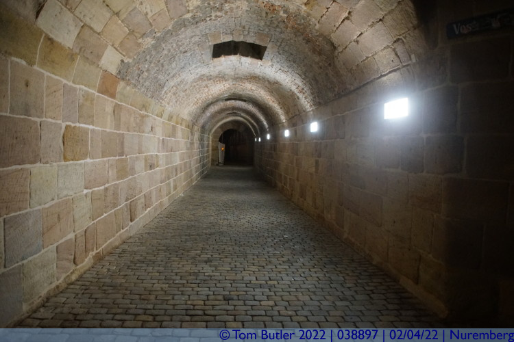 Photo ID: 038897, Entering the castle, Nuremberg, Germany