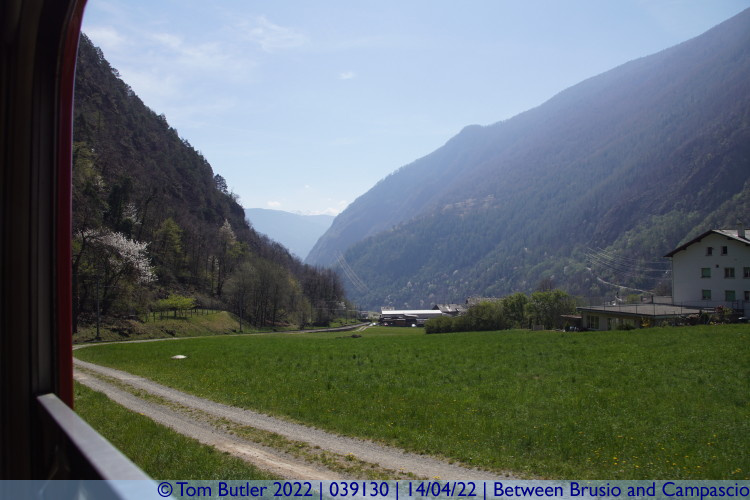 Photo ID: 039130, Continued descent, Between Brusio and Campascio, Switzerland