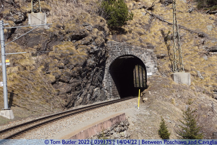 Photo ID: 039175, Short tunnel, Between Poschiavo and Cavaglia, Switzerland