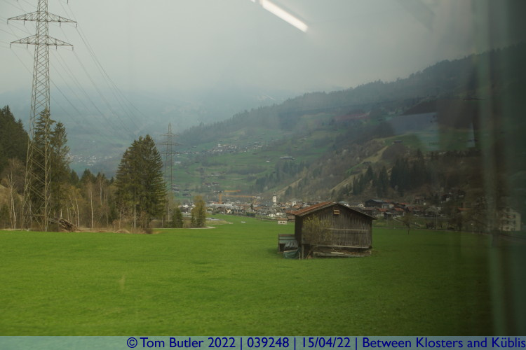 Photo ID: 039248, Heading down the valley, Between Kblis and Schiers, Switzerland