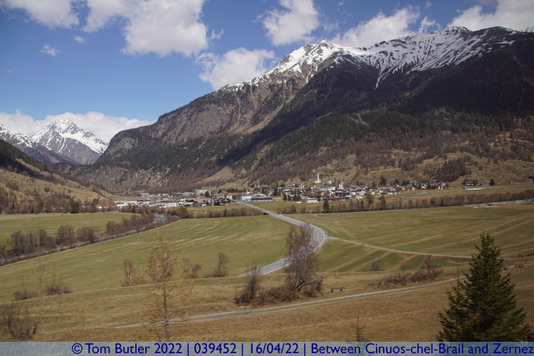 Photo ID: 039452, Approaching Zernez, Between Cinuos-chel-Brail and Zernez, Switzerland