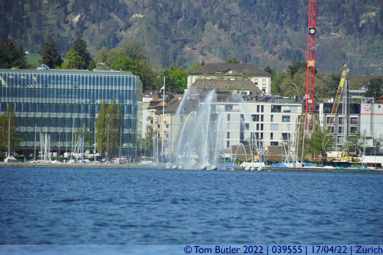 Photo ID: 039555, Jets d'eau, Zurich, Switzerland