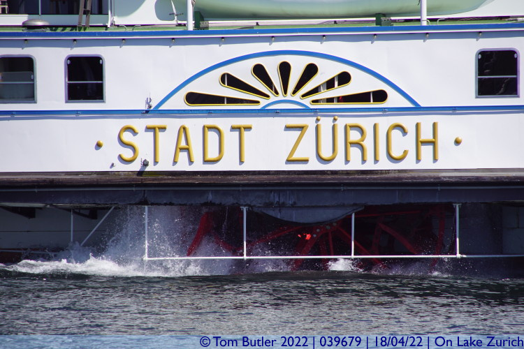 Photo ID: 039679, Paddle going full tilt, On Lake Zurich, Switzerland