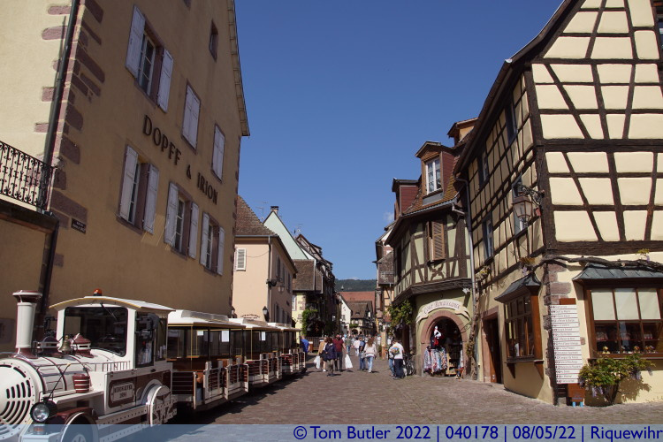 Photo ID: 040178, Lower town, Riquewihr, France