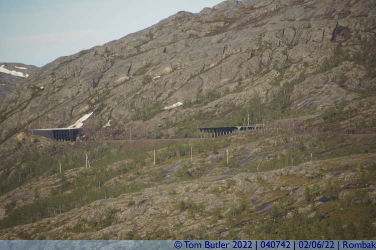 Photo ID: 040742, Snow shelters across the line, Rombak, Norway