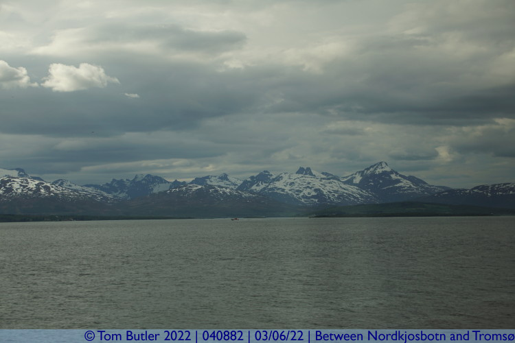 Photo ID: 040882, Peaks in the distance, Between Nordkjosbotn and Troms, Norway