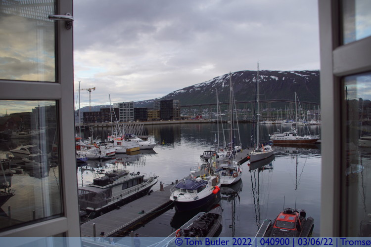 Photo ID: 040900, View from the hotel, Troms, Norway