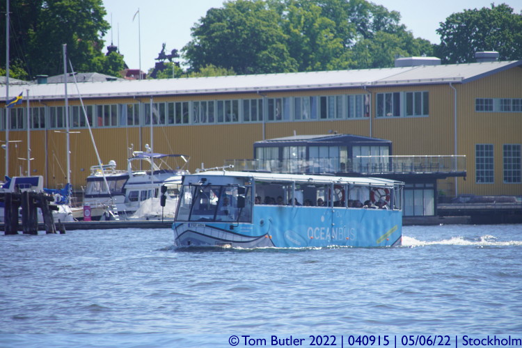 Photo ID: 040915, Floating coach, Stockholm, Sweden