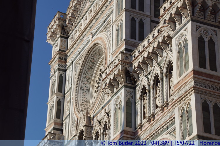 Photo ID: 041389, Front of the church, Florence, Italy