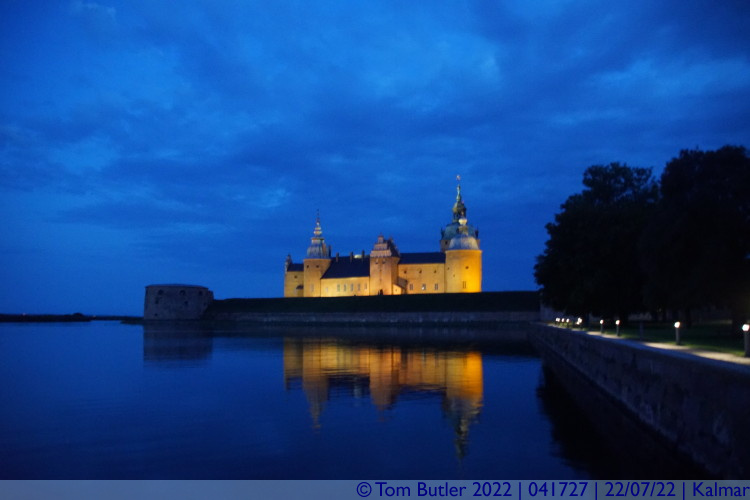 Photo ID: 041727, Castle at night, Kalmar, Sweden