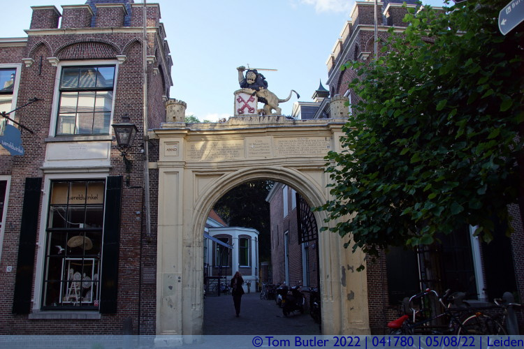Photo ID: 041780, Castle Gateway, Leiden, Netherlands