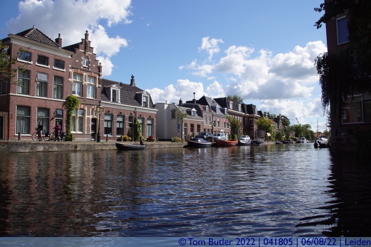 Photo ID: 041805, Turning onto the Nieuwe Rijn, Leiden, Netherlands