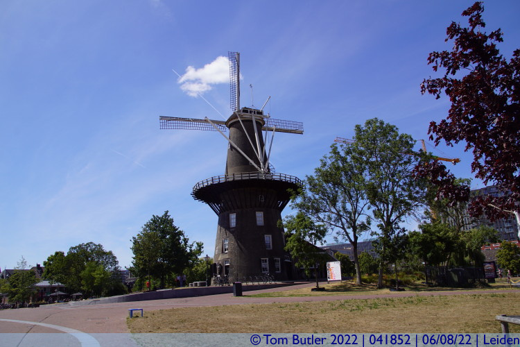 Photo ID: 041852, Approaching the windmill, Leiden, Netherlands