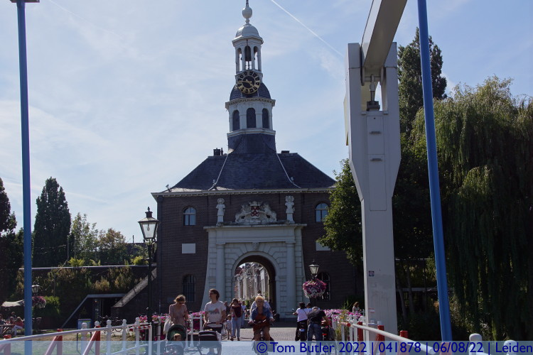 Photo ID: 041878, On the Zijlpoortsbrug, Leiden, Netherlands