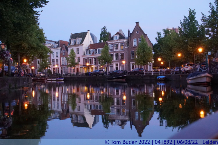 Photo ID: 041892, Rapenburg at dusk, Leiden, Netherlands