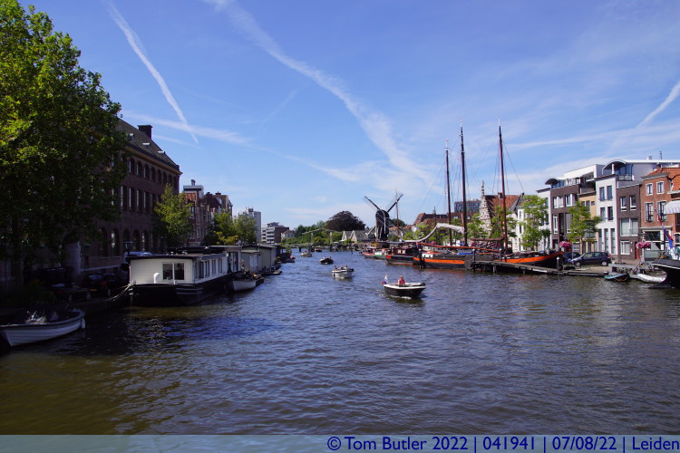 Photo ID: 041941, Looking down the Galgewater, Leiden, Netherlands