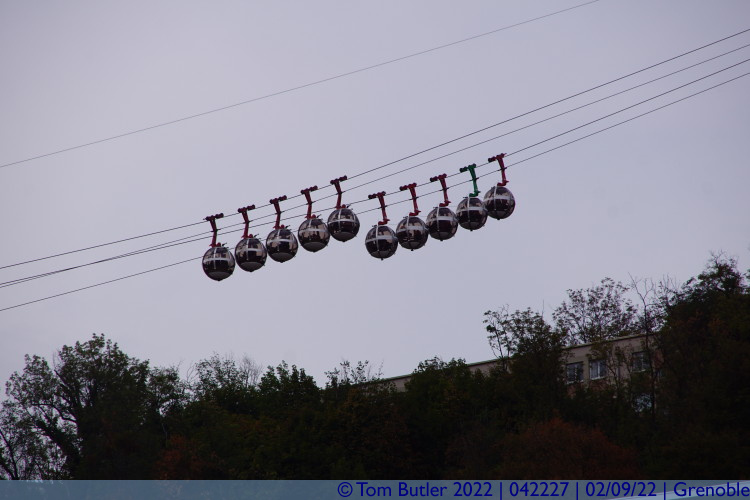 Photo ID: 042227, Cable Cars crossing, Grenoble, France