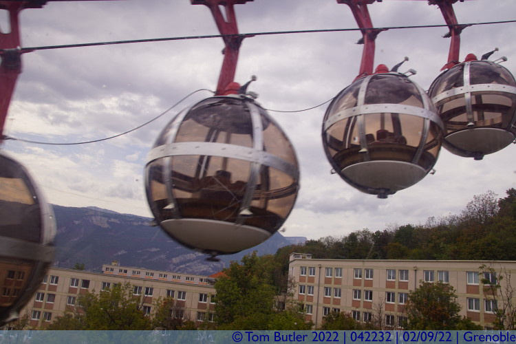 Photo ID: 042232, Passing the downwards cable car, Grenoble, France