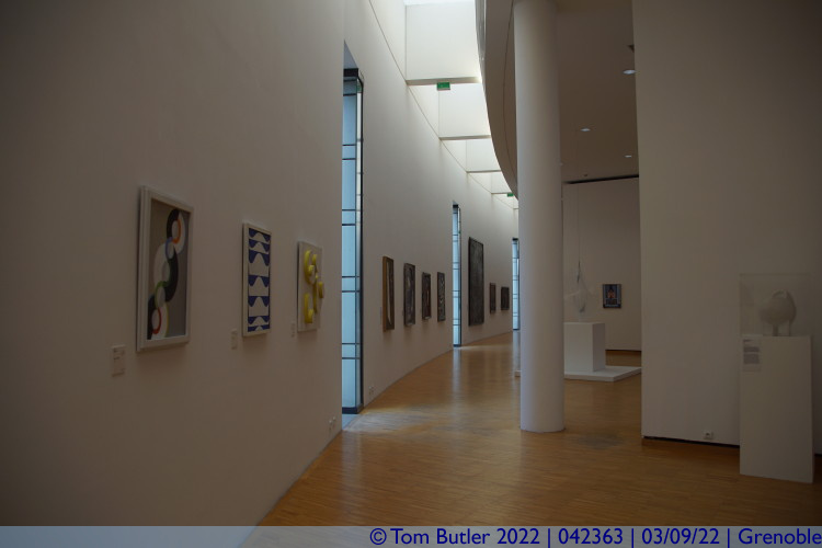 Photo ID: 042363, Modern art galleries, Grenoble, France