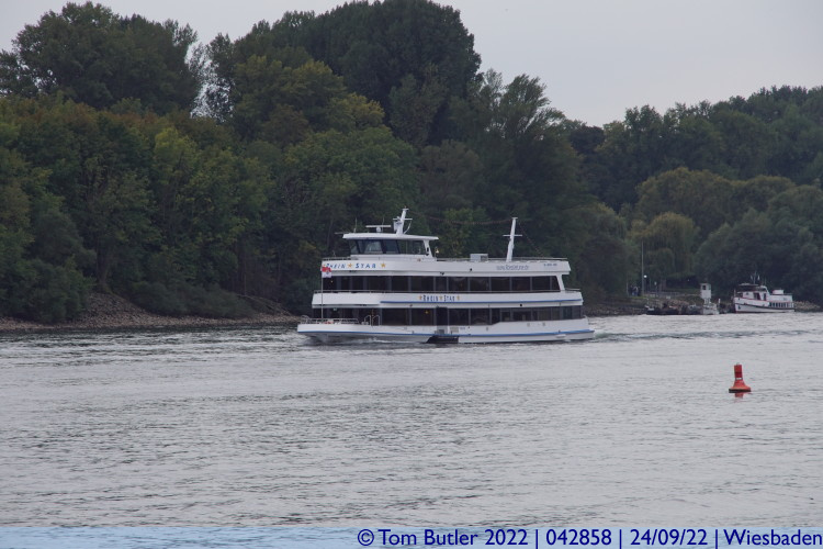 Photo ID: 042858, A river cruise ship, Wiesbaden, Germany