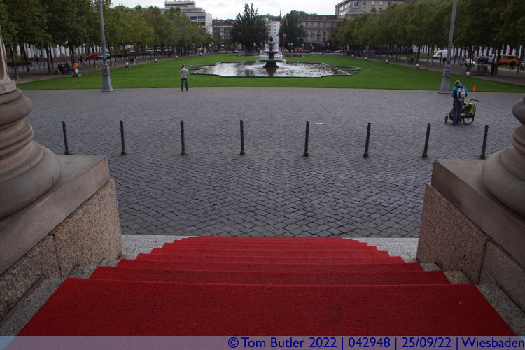 Photo ID: 042948, Red carpet treatment, Wiesbaden, Germany