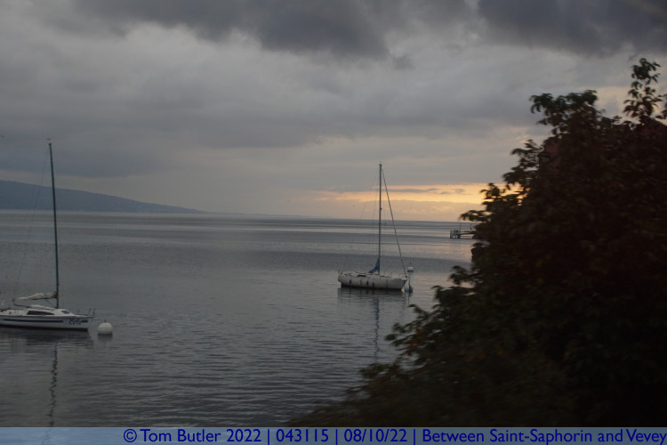 Photo ID: 043115, Lake and boats, Between Saint-Saphorin and Vevey, Switzerland