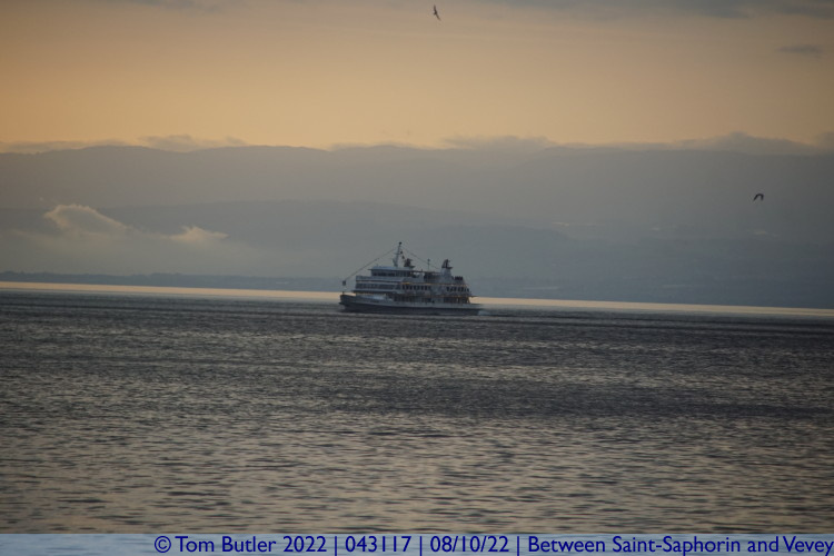 Photo ID: 043117, Lake ferry, Between Saint-Saphorin and Vevey, Switzerland