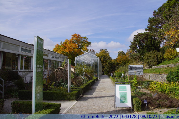 Photo ID: 043178, Inside the botanic gardens, Lausanne, Switzerland