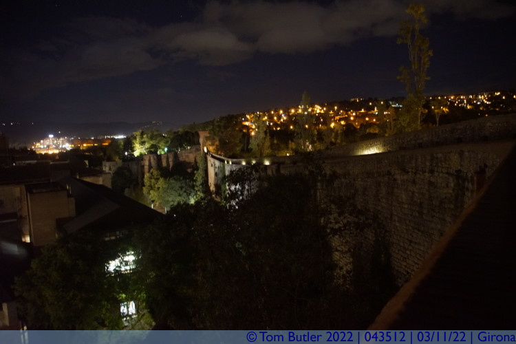 Photo ID: 043512, On the walls at night, Girona, Spain