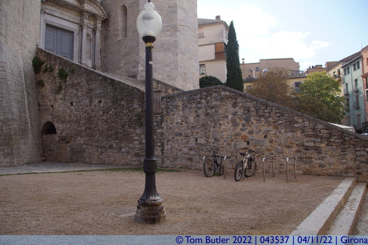 Photo ID: 043537, Beside the stairs, Girona, Spain