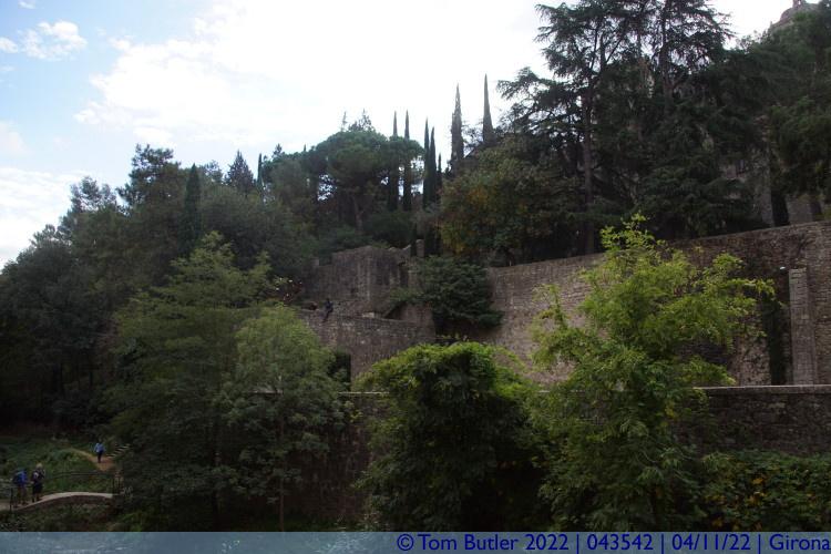 Photo ID: 043542, The walls from behind the Monastery, Girona, Spain