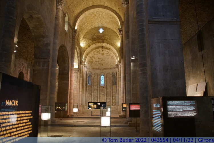 Photo ID: 043554, Inside the Monastery Chapel, Girona, Spain